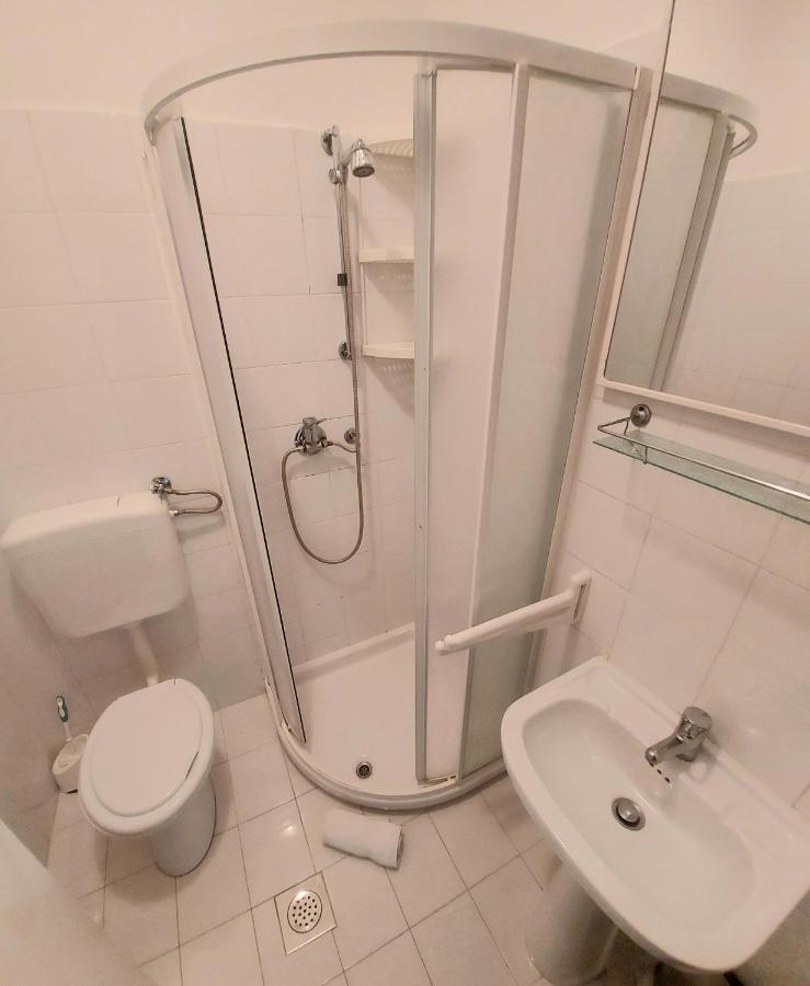 Guesthouse Boris Labin  Esterno foto