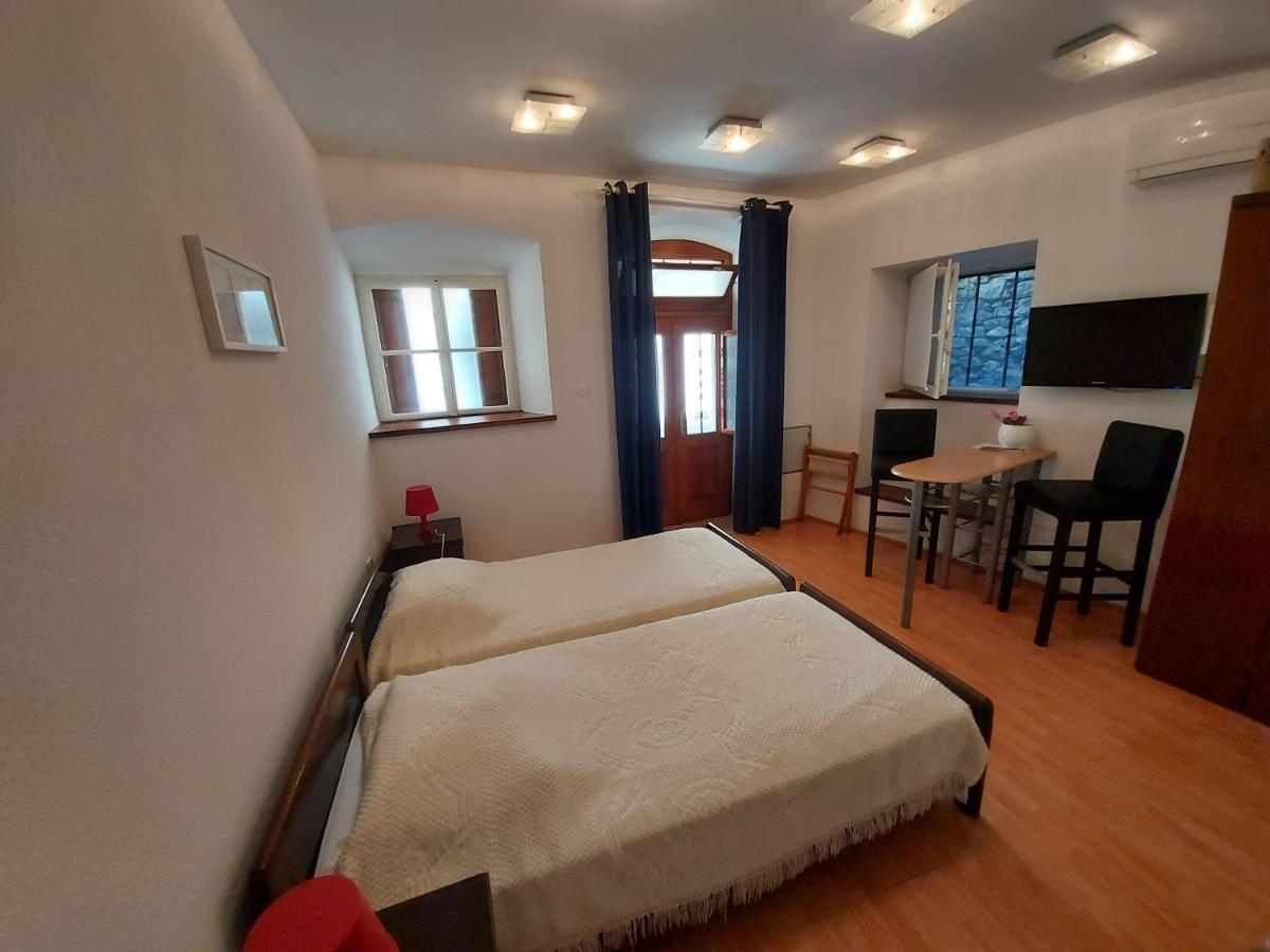 Guesthouse Boris Labin  Esterno foto